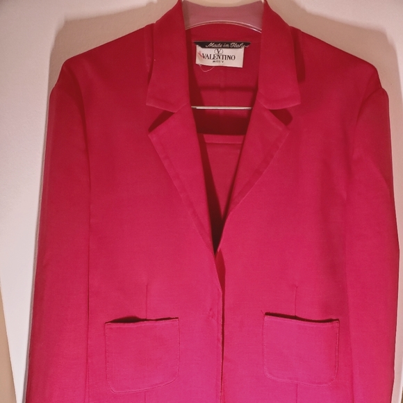 VINTAGE Valentino Miss V Rose Suit - Picture 1 of 2